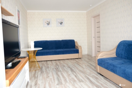 Новая 2-х комнатная квартира с балконом в центре