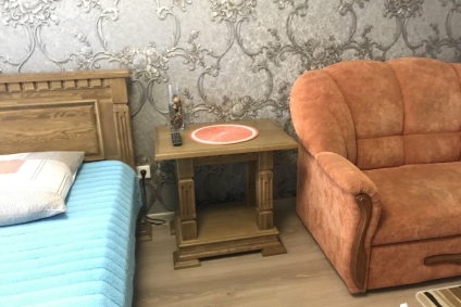 2-комнатная квартира на Морозова,1 этаж